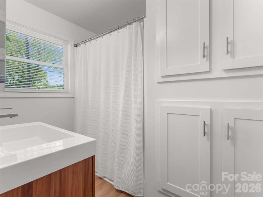 154 White Oak Lane, Brevard, NC 28712.  MLS# CAR4378929, YatesRealty ID 29938. 