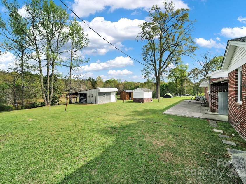 3017 Lynwood Drive, Lancaster, SC 29720.  MLS# CAR4242473, YatesRealty ID 29938. 