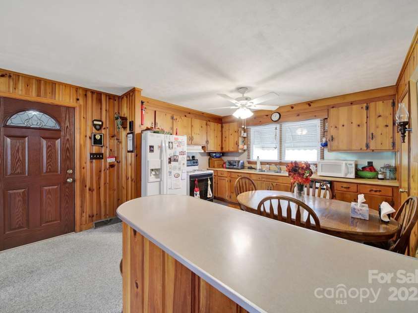 3017 Lynwood Drive, Lancaster, SC 29720.  MLS# CAR4242473, YatesRealty ID 29938. 