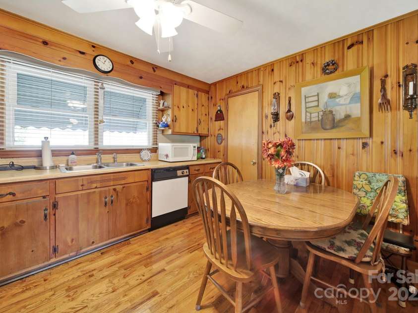 3017 Lynwood Drive, Lancaster, SC 29720.  MLS# CAR4242473, YatesRealty ID 29938. 