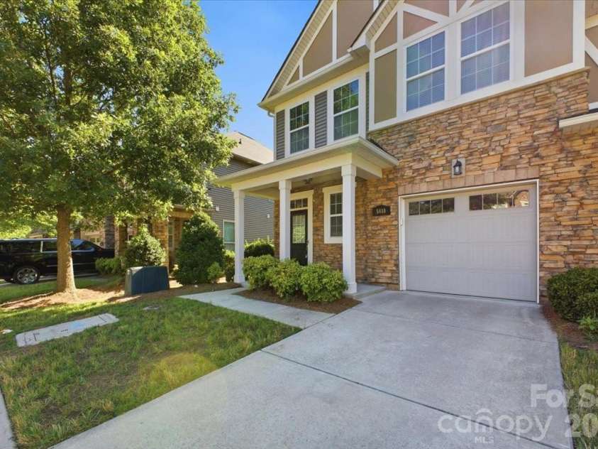 5618 Stonewells Drive, Charlotte, NC 28278.  MLS# CAR4390467, YatesRealty ID 29939. 