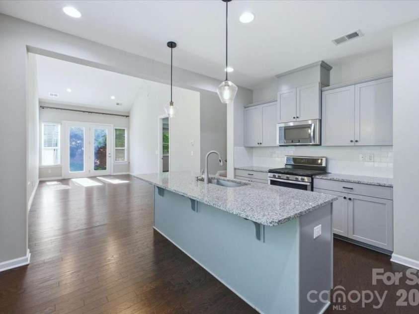 5618 Stonewells Drive, Charlotte, NC 28278.  MLS# CAR4390467, YatesRealty ID 29939. 
