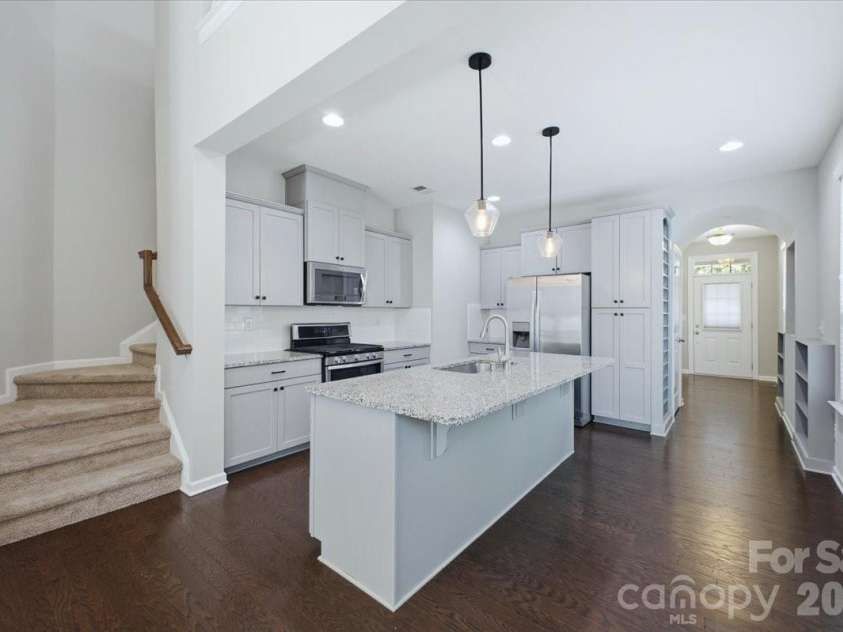 5618 Stonewells Drive, Charlotte, NC 28278.  MLS# CAR4390467, YatesRealty ID 29939. 