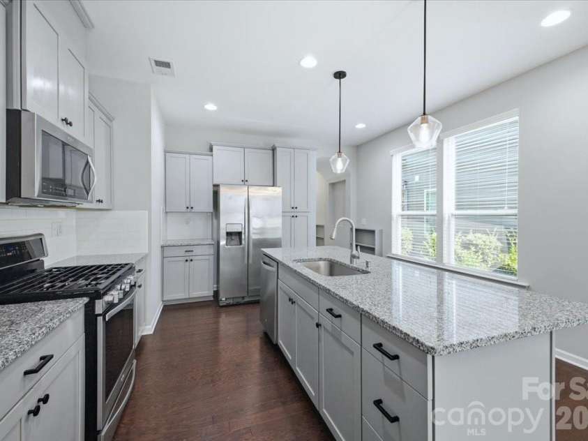 5618 Stonewells Drive, Charlotte, NC 28278.  MLS# CAR4390467, YatesRealty ID 29939. 