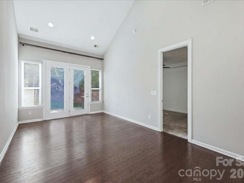 5618 Stonewells Drive, Charlotte, NC 28278.  MLS# CAR4390467, YatesRealty ID 29939. 
