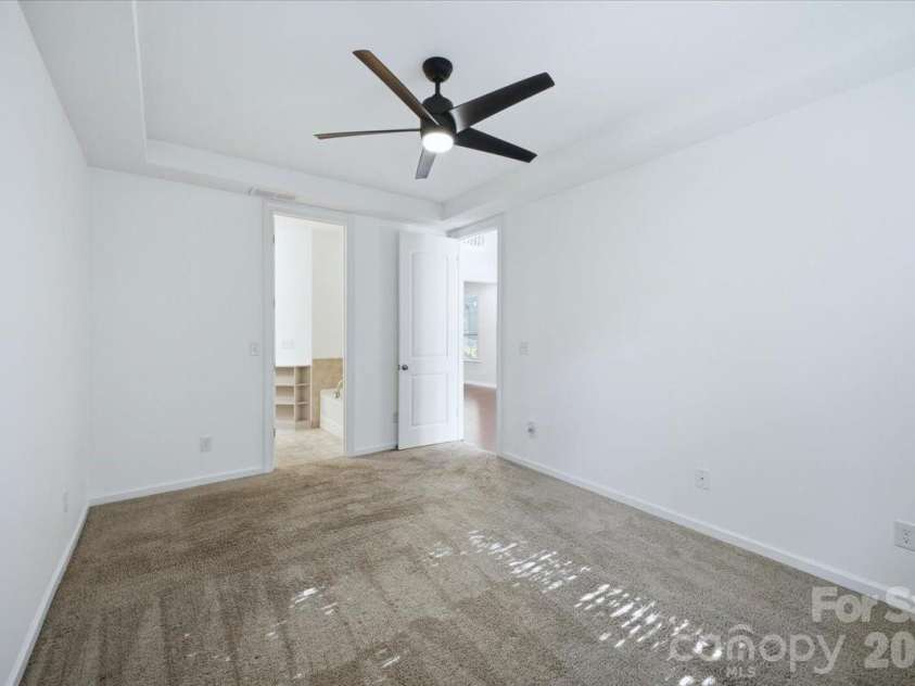 5618 Stonewells Drive, Charlotte, NC 28278.  MLS# CAR4390467, YatesRealty ID 29939. 