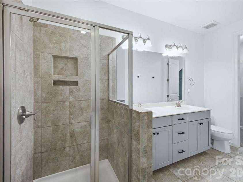 5618 Stonewells Drive, Charlotte, NC 28278.  MLS# CAR4390467, YatesRealty ID 29939. 