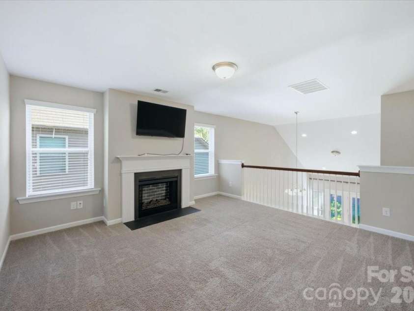 5618 Stonewells Drive, Charlotte, NC 28278.  MLS# CAR4390467, YatesRealty ID 29939. 