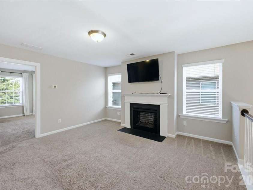 5618 Stonewells Drive, Charlotte, NC 28278.  MLS# CAR4390467, YatesRealty ID 29939. 