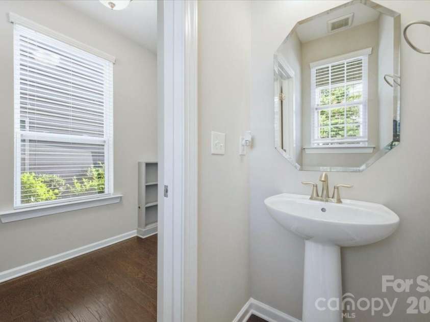 5618 Stonewells Drive, Charlotte, NC 28278.  MLS# CAR4390467, YatesRealty ID 29939. 