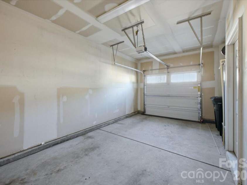 5618 Stonewells Drive, Charlotte, NC 28278.  MLS# CAR4390467, YatesRealty ID 29939. 
