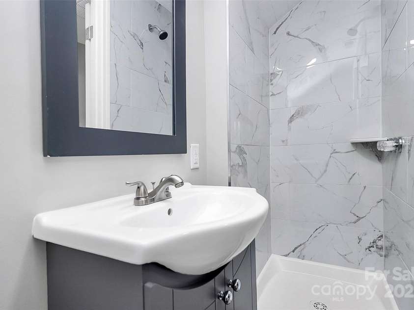 108 Lee Drive, Shelby, NC 28150.  MLS# CAR4322859, YatesRealty ID 2994. 