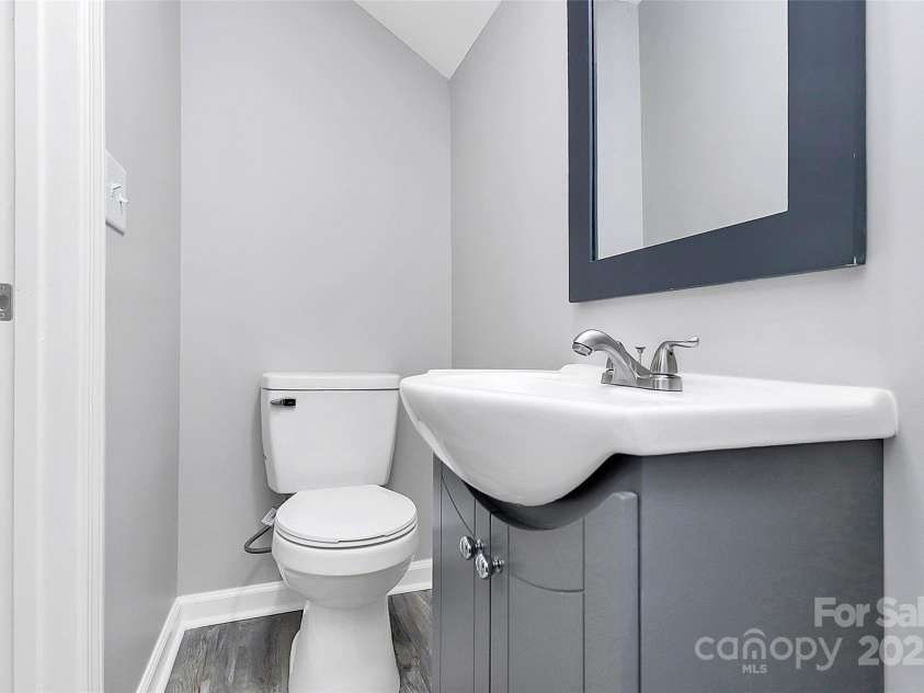 108 Lee Drive, Shelby, NC 28150.  MLS# CAR4322859, YatesRealty ID 2994. 