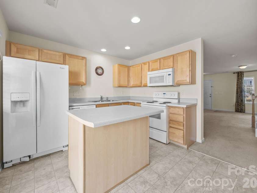 11138 Derryrush Drive, Charlotte, NC 28213.  MLS# CAR4352898, YatesRealty ID 2994. 