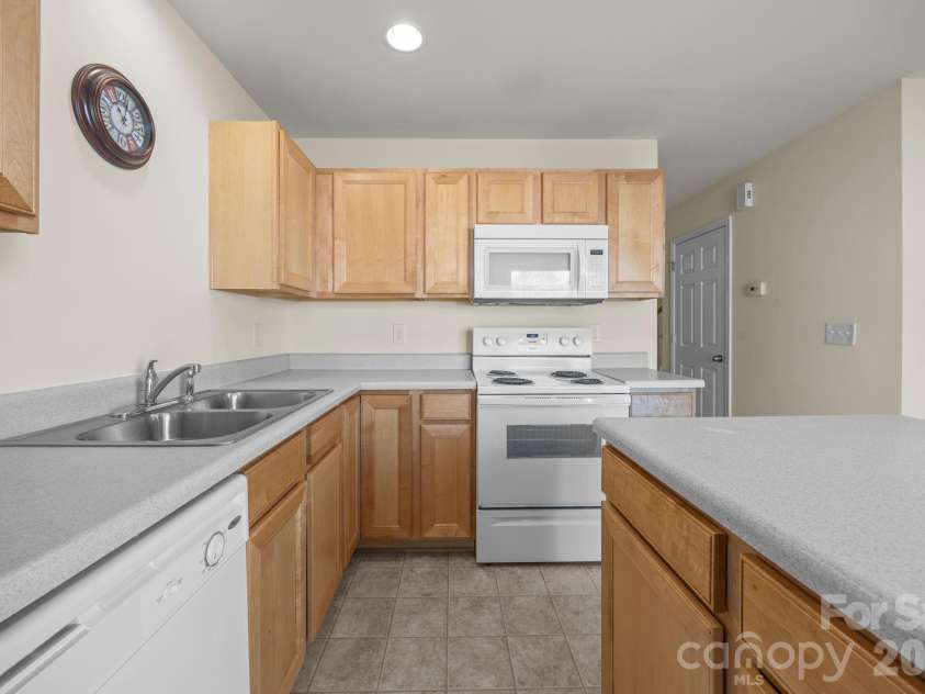 11138 Derryrush Drive, Charlotte, NC 28213.  MLS# CAR4352898, YatesRealty ID 2994. 