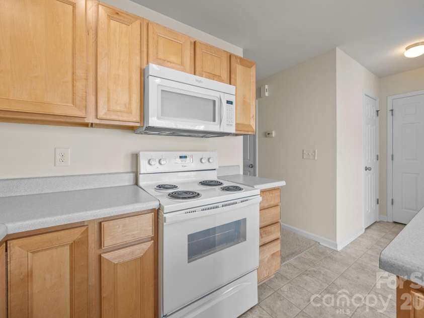 11138 Derryrush Drive, Charlotte, NC 28213.  MLS# CAR4352898, YatesRealty ID 2994. 