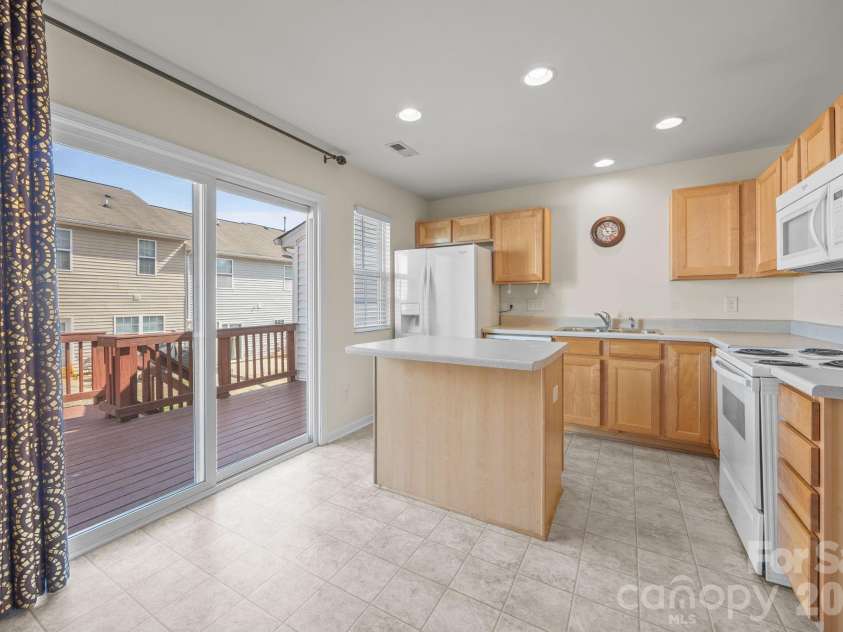 11138 Derryrush Drive, Charlotte, NC 28213.  MLS# CAR4352898, YatesRealty ID 2994. 