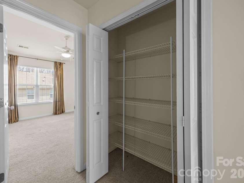 11138 Derryrush Drive, Charlotte, NC 28213.  MLS# CAR4352898, YatesRealty ID 2994. 