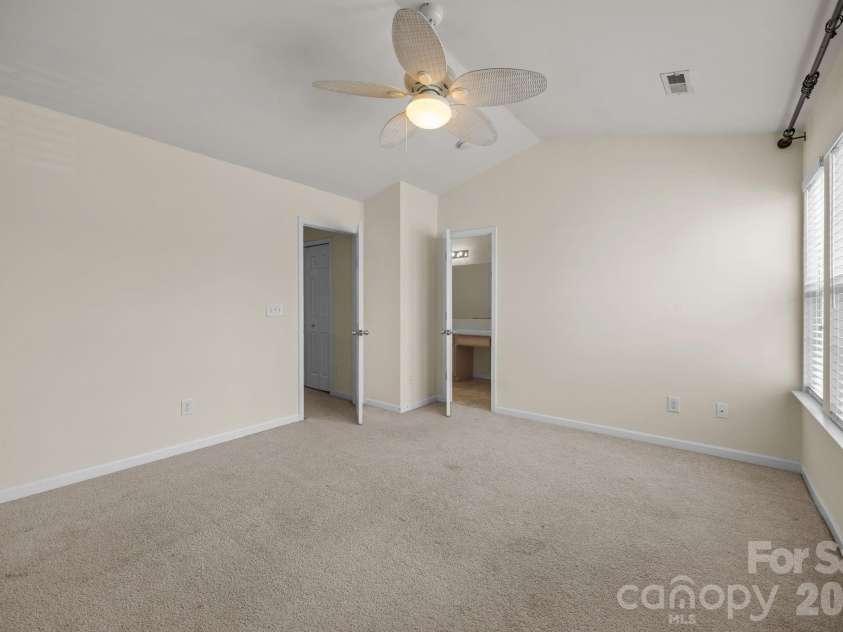11138 Derryrush Drive, Charlotte, NC 28213.  MLS# CAR4352898, YatesRealty ID 2994. 