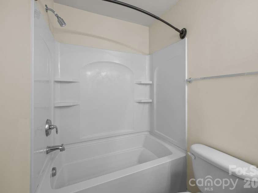 11138 Derryrush Drive, Charlotte, NC 28213.  MLS# CAR4352898, YatesRealty ID 2994. 