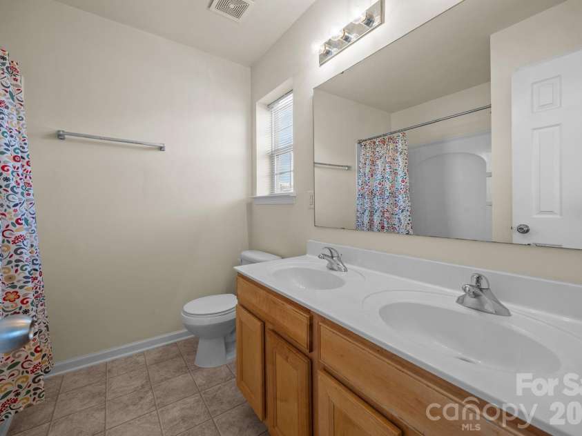 11138 Derryrush Drive, Charlotte, NC 28213.  MLS# CAR4352898, YatesRealty ID 2994. 