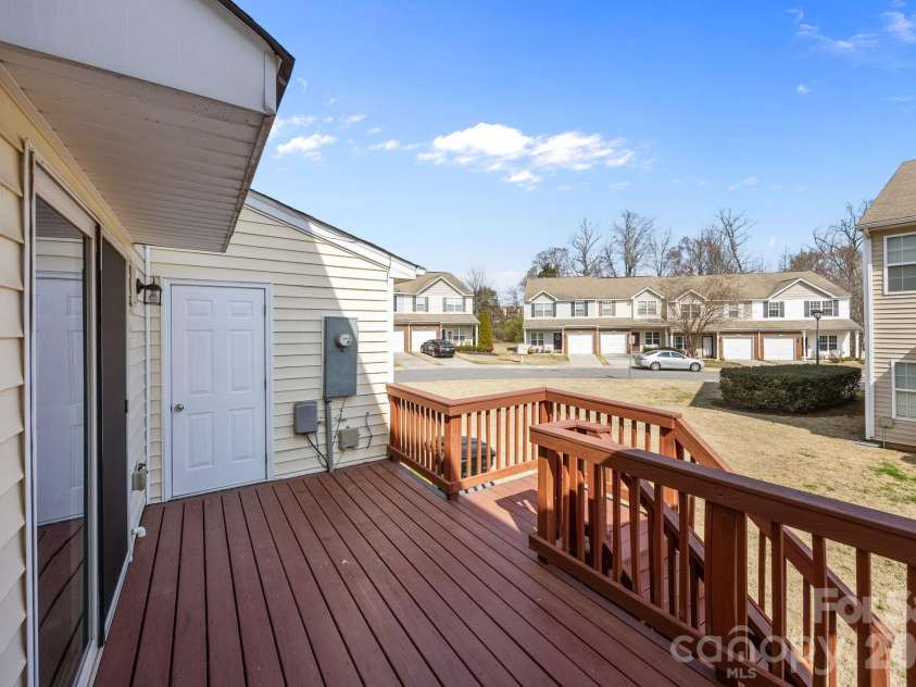 11138 Derryrush Drive, Charlotte, NC 28213.  MLS# CAR4352898, YatesRealty ID 2994. 