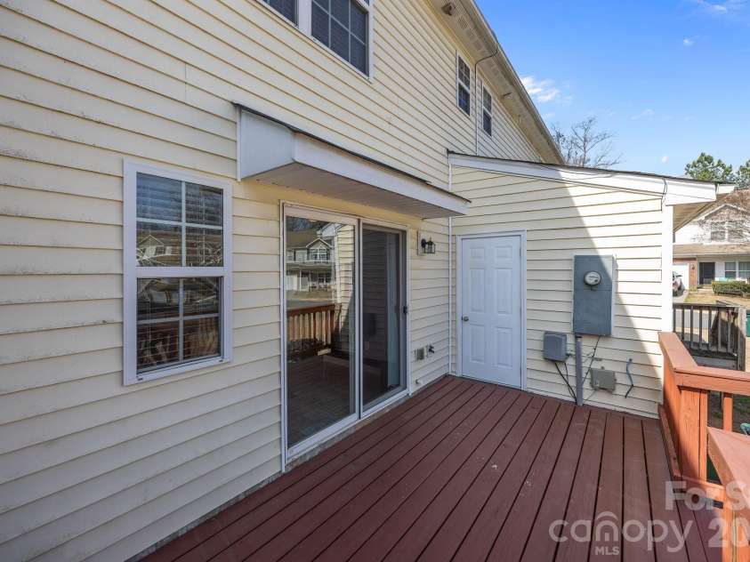 11138 Derryrush Drive, Charlotte, NC 28213.  MLS# CAR4352898, YatesRealty ID 2994. 