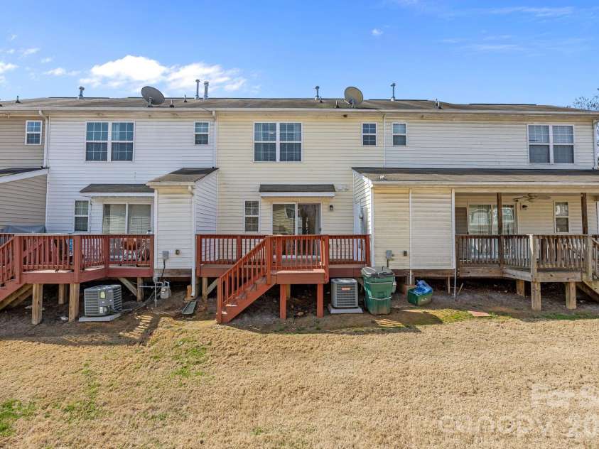 11138 Derryrush Drive, Charlotte, NC 28213.  MLS# CAR4352898, YatesRealty ID 2994. 