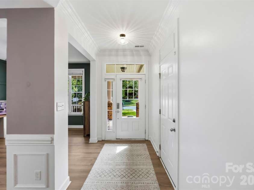7116 Toxaway Lane, Charlotte, NC 28269.  MLS# CAR4391791, YatesRealty ID 29940. 