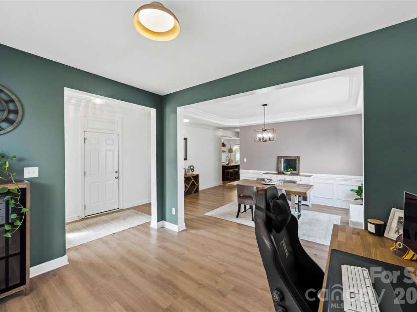 7116 Toxaway Lane, Charlotte, NC 28269.  MLS# CAR4391791, YatesRealty ID 29940. 