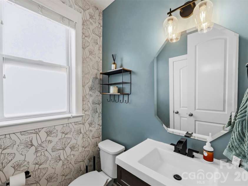 7116 Toxaway Lane, Charlotte, NC 28269.  MLS# CAR4391791, YatesRealty ID 29940. 