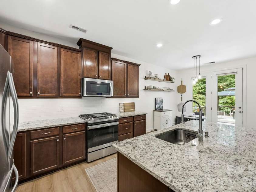 7116 Toxaway Lane, Charlotte, NC 28269.  MLS# CAR4391791, YatesRealty ID 29940. 