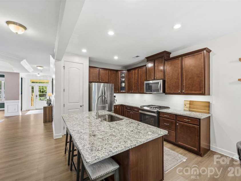 7116 Toxaway Lane, Charlotte, NC 28269.  MLS# CAR4391791, YatesRealty ID 29940. 
