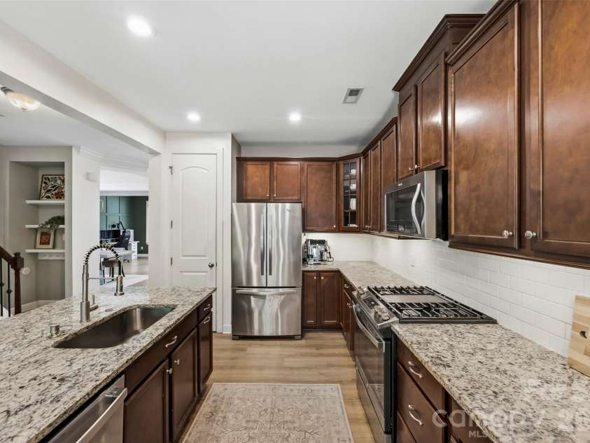 7116 Toxaway Lane, Charlotte, NC 28269.  MLS# CAR4391791, YatesRealty ID 29940. 