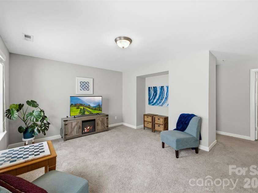 7116 Toxaway Lane, Charlotte, NC 28269.  MLS# CAR4391791, YatesRealty ID 29940. 