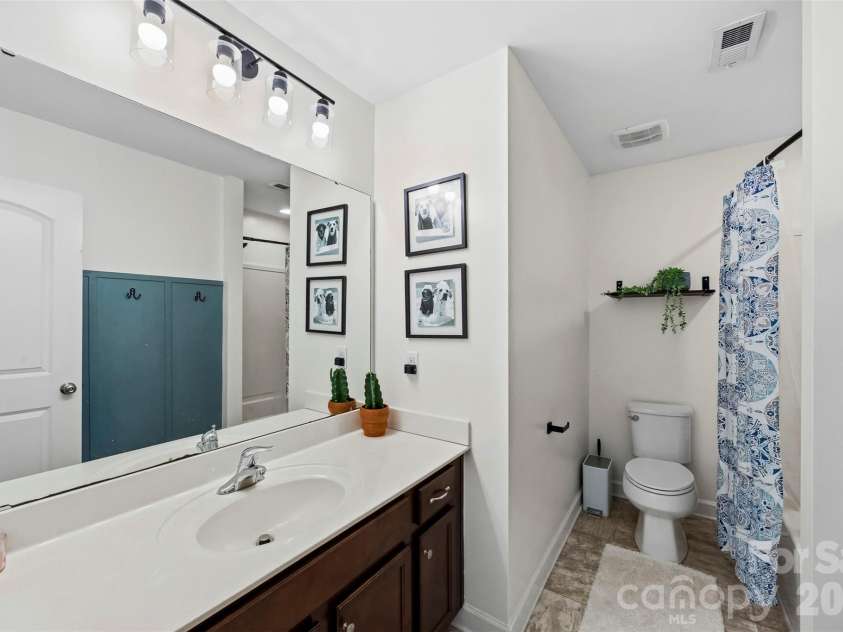7116 Toxaway Lane, Charlotte, NC 28269.  MLS# CAR4391791, YatesRealty ID 29940. 
