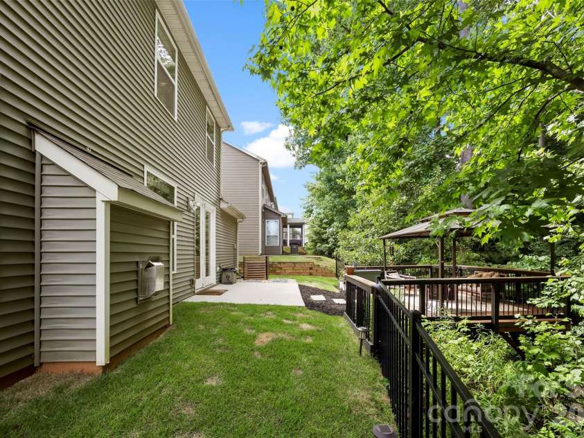 7116 Toxaway Lane, Charlotte, NC 28269.  MLS# CAR4391791, YatesRealty ID 29940. 