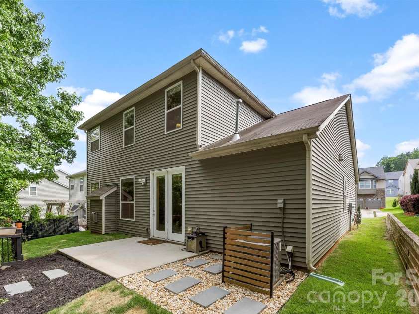 7116 Toxaway Lane, Charlotte, NC 28269.  MLS# CAR4391791, YatesRealty ID 29940. 