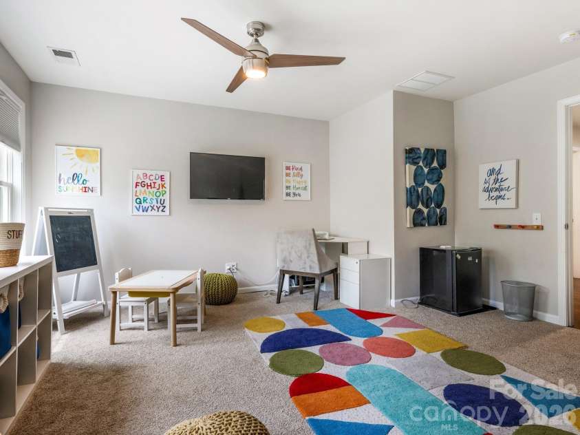 6807 Guinevere Drive, Charlotte, NC 28277.  MLS# CAR4391308, YatesRealty ID 29941. 