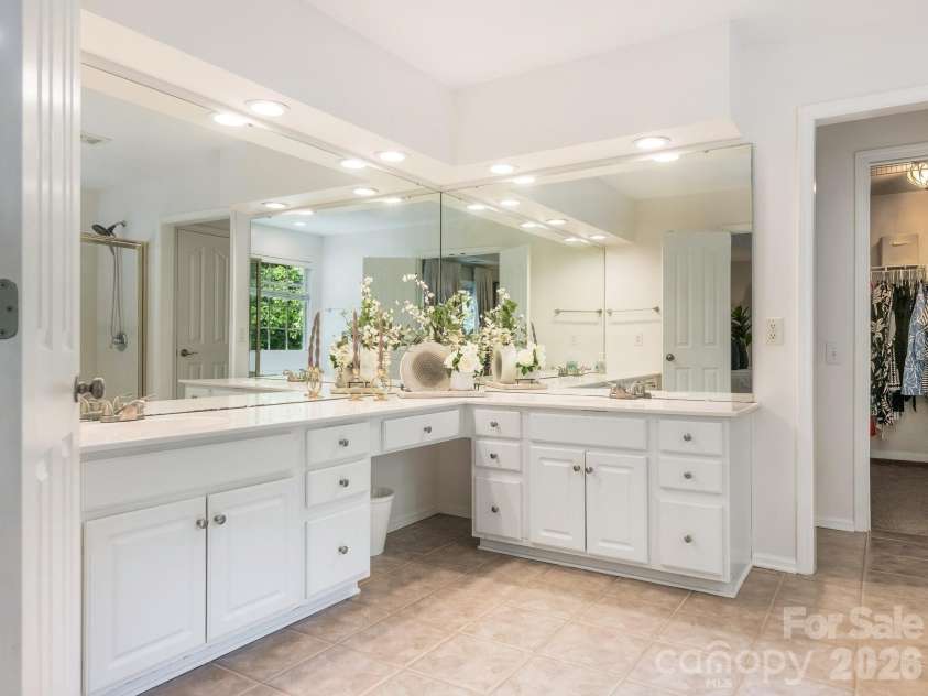 6807 Guinevere Drive, Charlotte, NC 28277.  MLS# CAR4391308, YatesRealty ID 29941. 