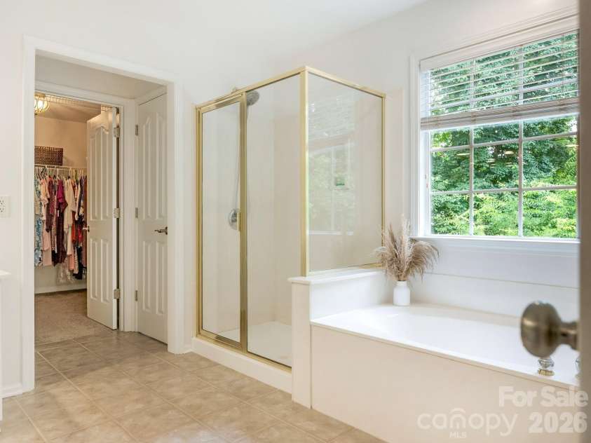 6807 Guinevere Drive, Charlotte, NC 28277.  MLS# CAR4391308, YatesRealty ID 29941. 