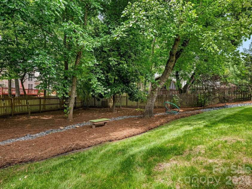 6807 Guinevere Drive, Charlotte, NC 28277.  MLS# CAR4391308, YatesRealty ID 29941. 