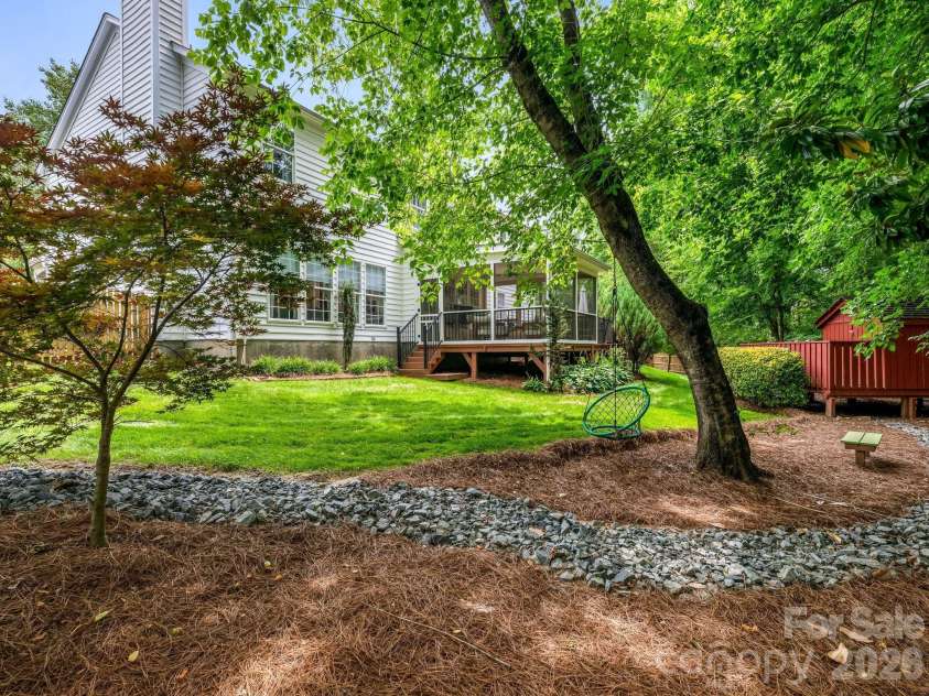 6807 Guinevere Drive, Charlotte, NC 28277.  MLS# CAR4391308, YatesRealty ID 29941. 