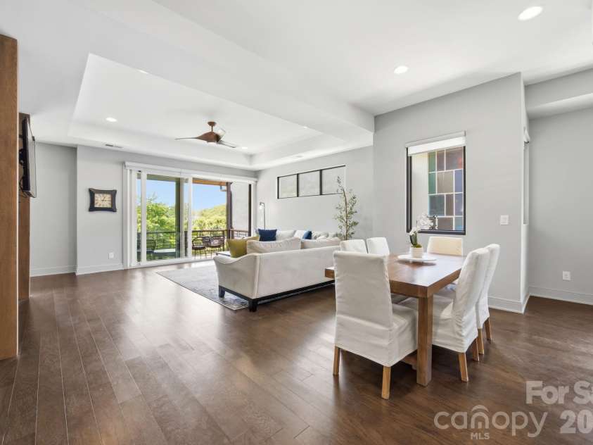1026 Polaris Way, Charlotte, NC 28205.  MLS# CAR4391367, YatesRealty ID 29942. 