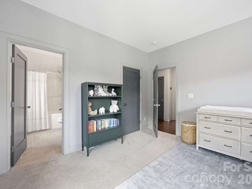 1026 Polaris Way, Charlotte, NC 28205.  MLS# CAR4391367, YatesRealty ID 29942. 