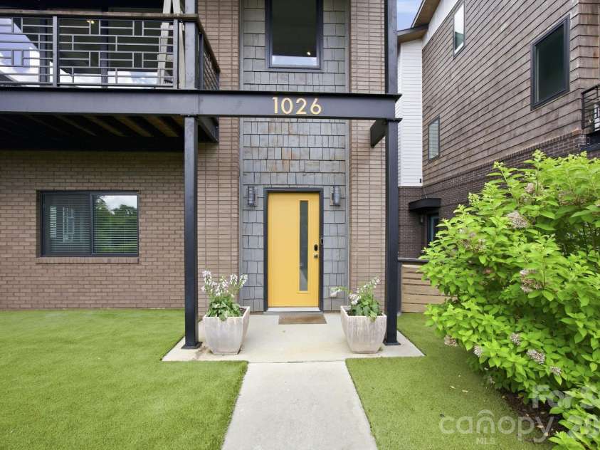 1026 Polaris Way, Charlotte, NC 28205.  MLS# CAR4391367, YatesRealty ID 29942. 