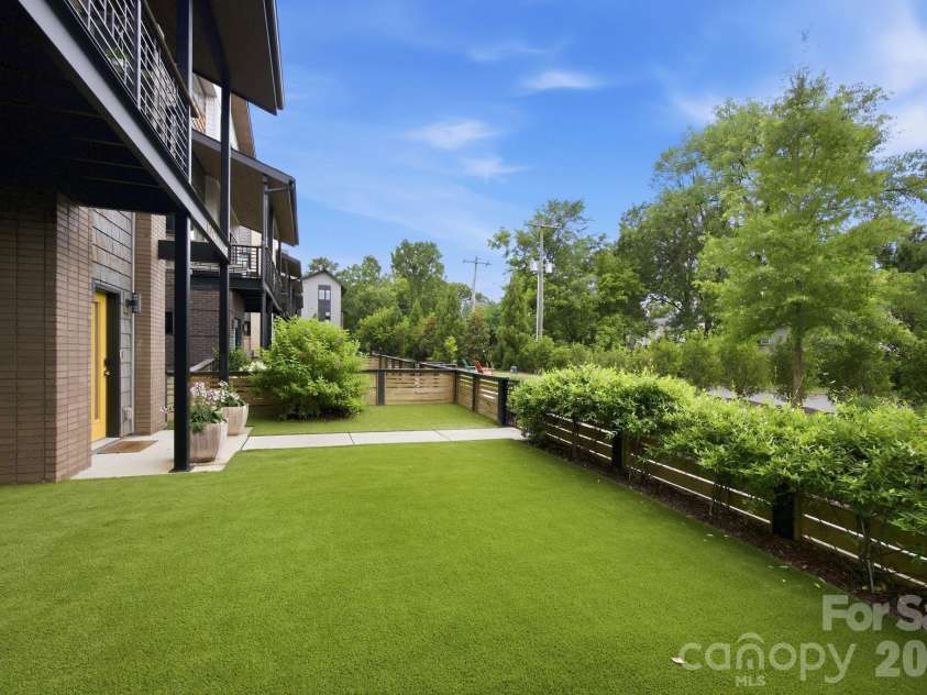 1026 Polaris Way, Charlotte, NC 28205.  MLS# CAR4391367, YatesRealty ID 29942. 