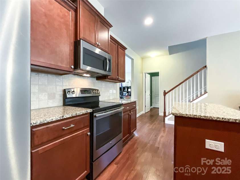 1500 Sunflower Field Place, Matthews, NC 28104.  MLS# CAR4281804, YatesRealty ID 29942. 