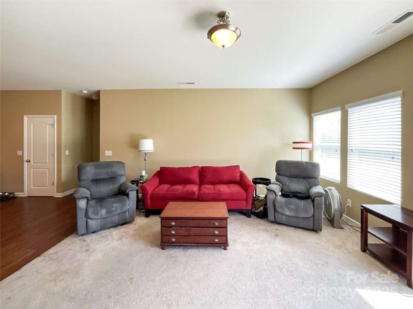 1500 Sunflower Field Place, Matthews, NC 28104.  MLS# CAR4281804, YatesRealty ID 29942. 