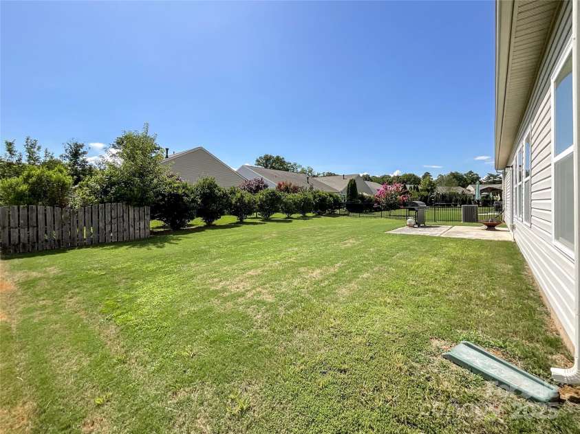 1500 Sunflower Field Place, Matthews, NC 28104.  MLS# CAR4281804, YatesRealty ID 29942. 